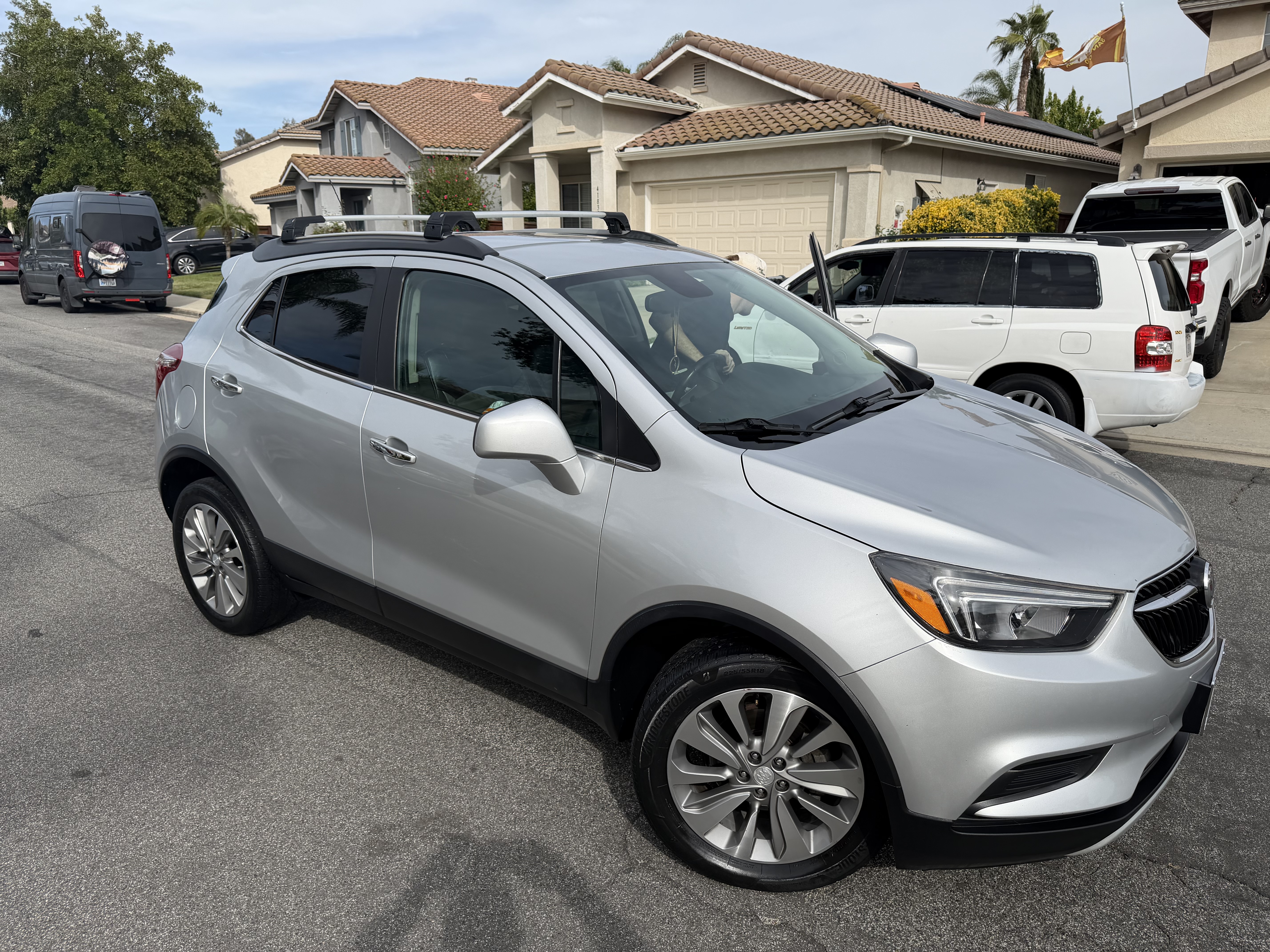 Used 2020 Buick Encore Preferred AWD/4WD image 1
