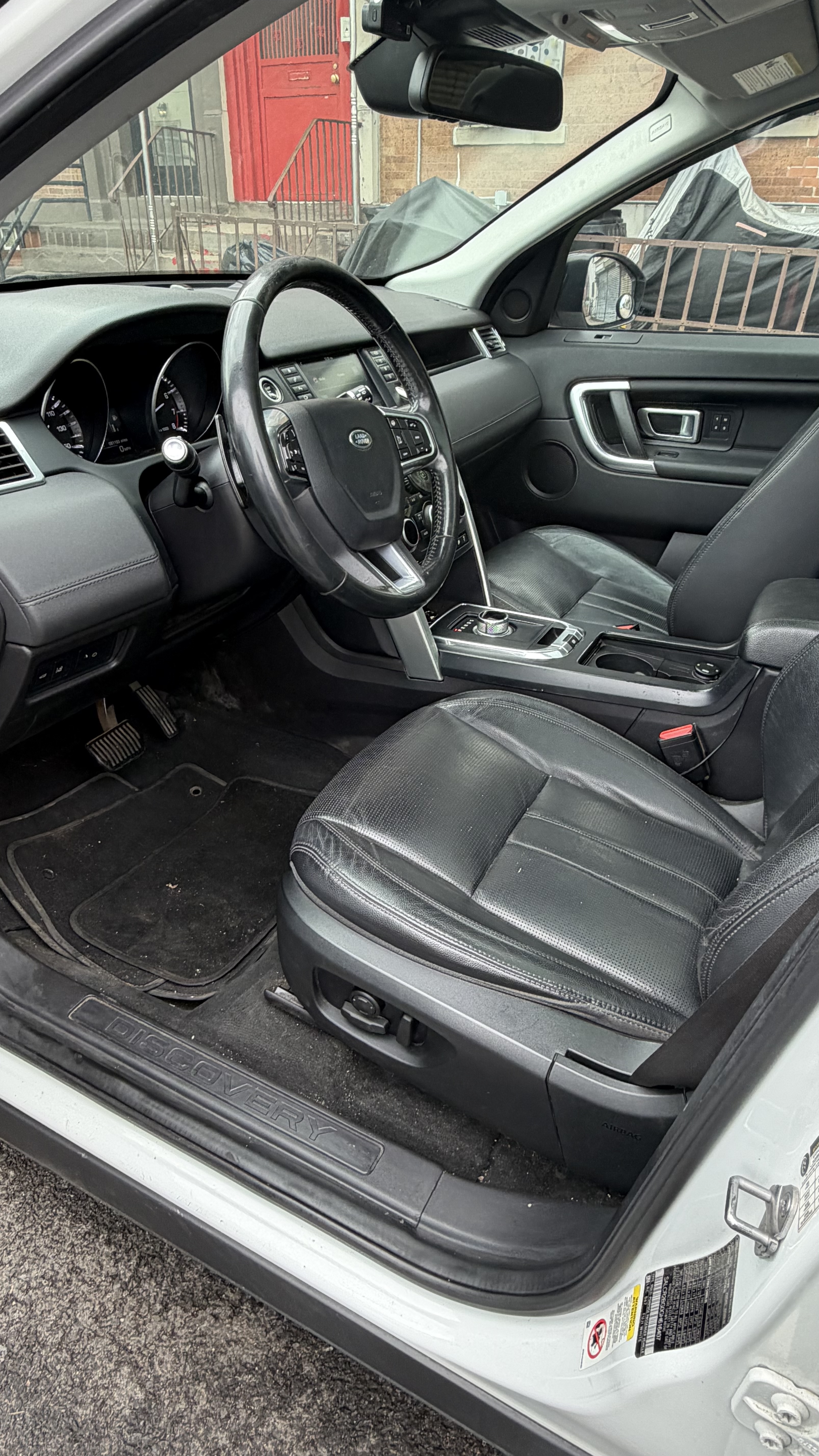 Used 2016 Land Rover Discovery Sport HSE AWD/4WD image 9