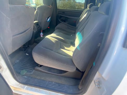 Used 2006 Chevrolet Silverado 2500 LT w/ Heavy-Duty Power Package image 5