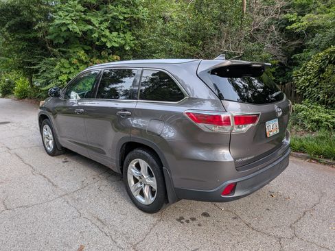 Used 2015 Toyota Highlander Limited AWD/4WD image 9