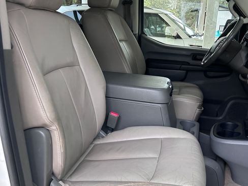 Used 2012 Nissan NV 3500 SL w/ Technology Pkg image 10