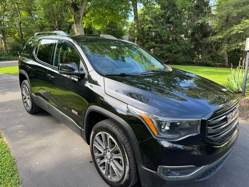 Used 2017 GMC Acadia SLT AWD/4WD image 4