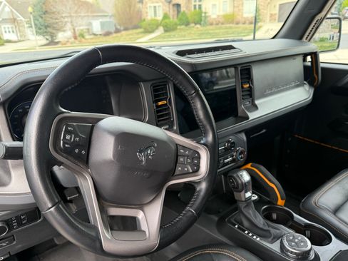 Used 2024 Ford Bronco Badlands w/ Sasquatch Package AWD/4WD image 10