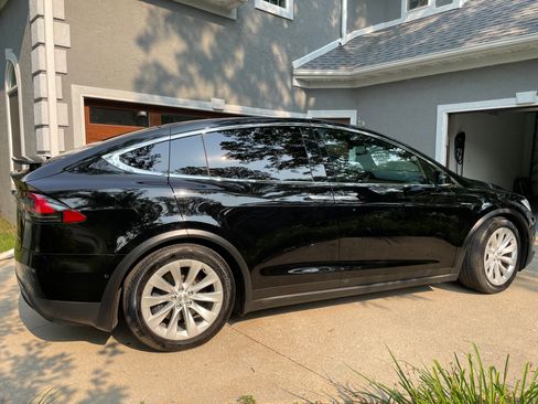 Used 2020 Tesla Model X Long Range image 4