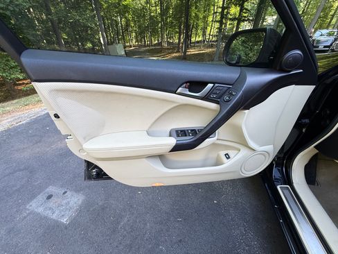 Used 2010 Acura TSX Sedan FWD image 4