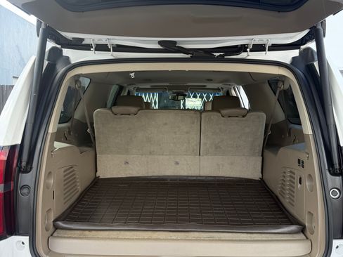 Used 2015 Chevrolet Suburban LTZ RWD image 11
