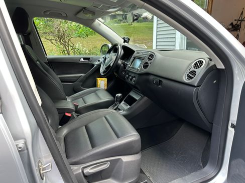 Used 2012 Volkswagen Tiguan S AWD/4WD image 16