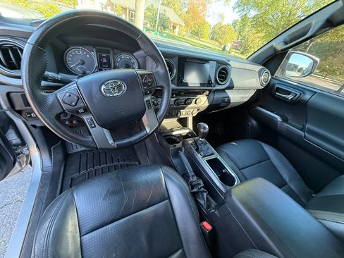 Used 2019 Toyota Tacoma TRD Off-Road image 6