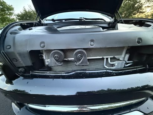 Used 2018 Jeep Cherokee Overland w/ Technology Group AWD/4WD image 30