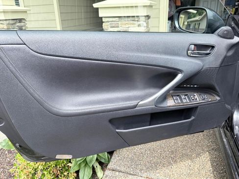 Used 2011 Lexus IS 350C w/ Luxury Pkg RWD image 9