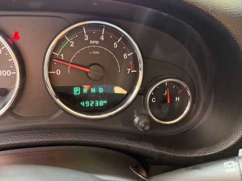 Used 2015 Jeep Wrangler Sport w/ Quick Order Package 24S AWD/4WD image 18