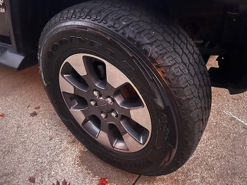 Used 2018 Jeep Wrangler Unlimited Sahara image 14