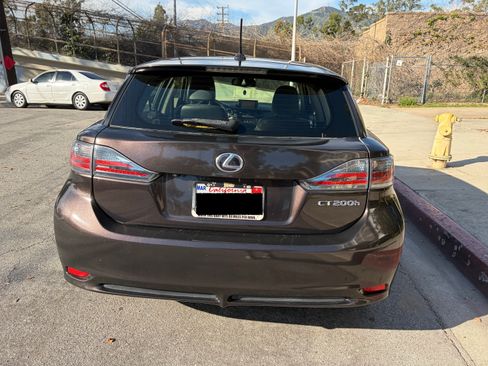 Used 2012 Lexus CT 200h Premium w/ Leather Pkg image 5