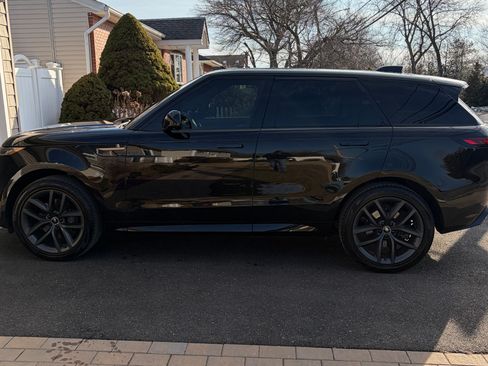 Used 2023 Land Rover Range Rover Sport SE Dynamic image 4