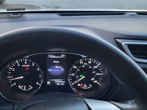 Used 2016 Nissan Rogue S image 4