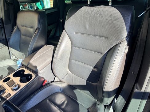 Used 2017 Volkswagen Touareg Wolfsburg Edition image 21