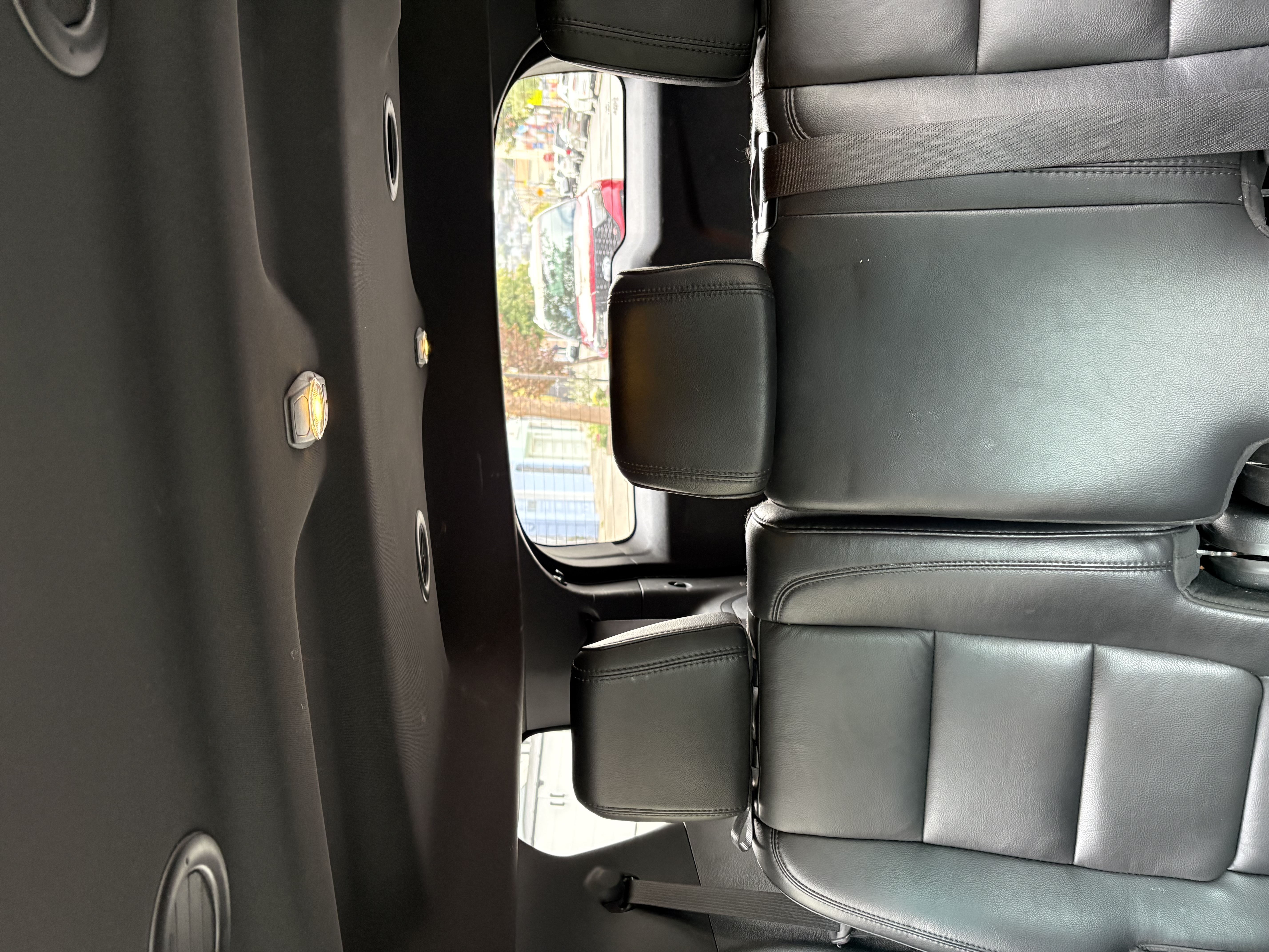 Used 2014 Ford Explorer XLT w/ Equipment Group 202A AWD/4WD image 11