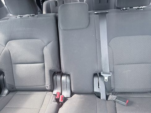 Used 2019 Ford Explorer XLT AWD/4WD image 15