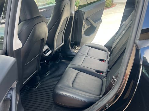 Used 2023 Tesla Model Y Long Range image 10