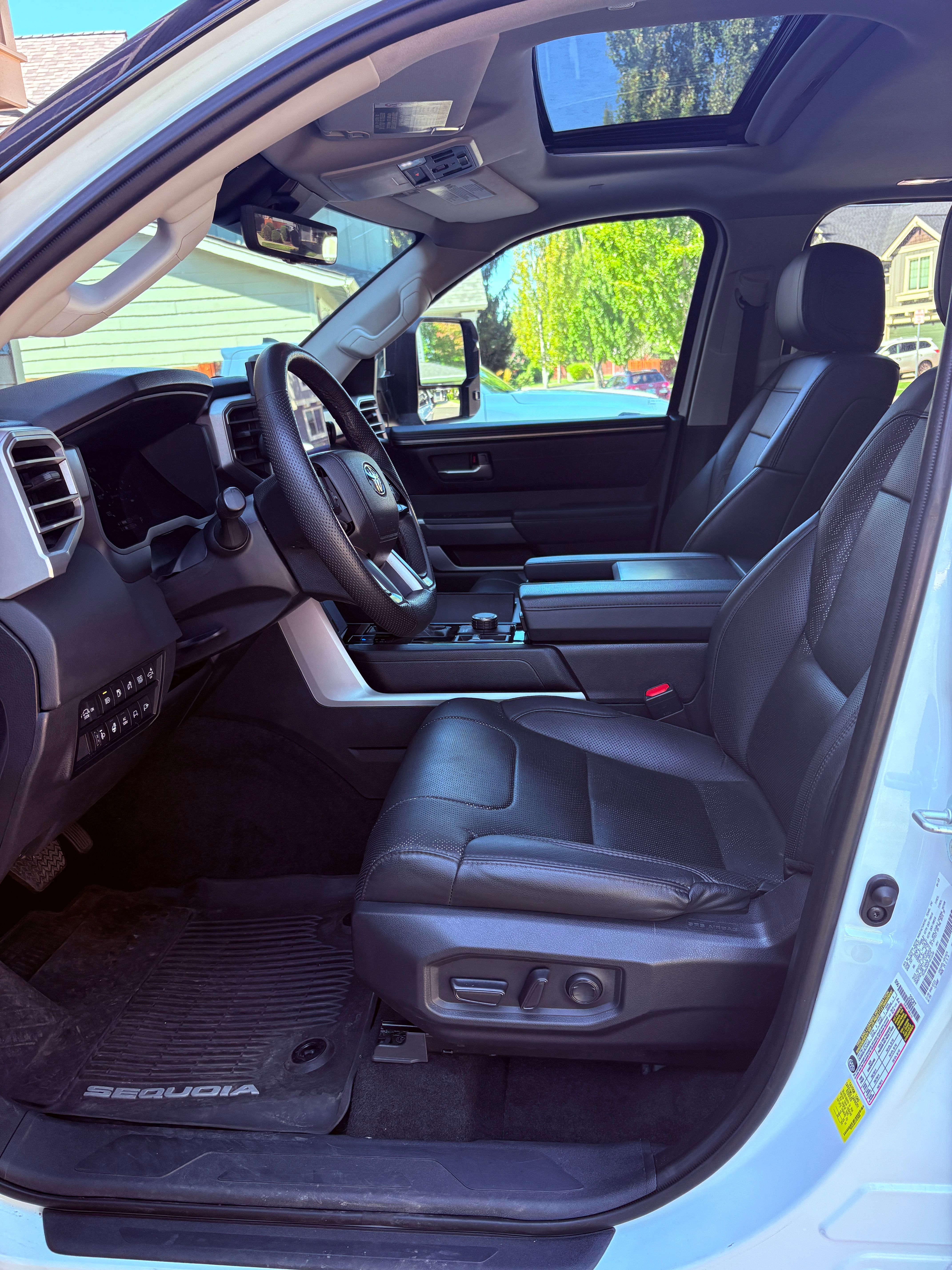 Used 2023 Toyota Sequoia SR5 w/ SR5 Premium Package AWD/4WD image 6
