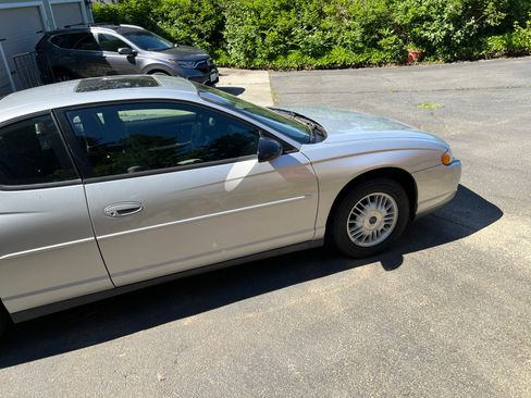 Used 2000 Chevrolet Monte Carlo LS w/ Preferred Equipment Group 1 FWD image 2