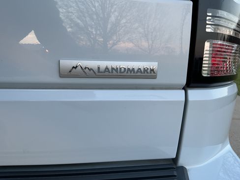 Used 2016 Land Rover LR4 HSE LUX image 30