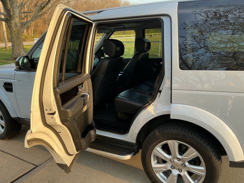 Used 2016 Land Rover LR4 HSE LUX image 10