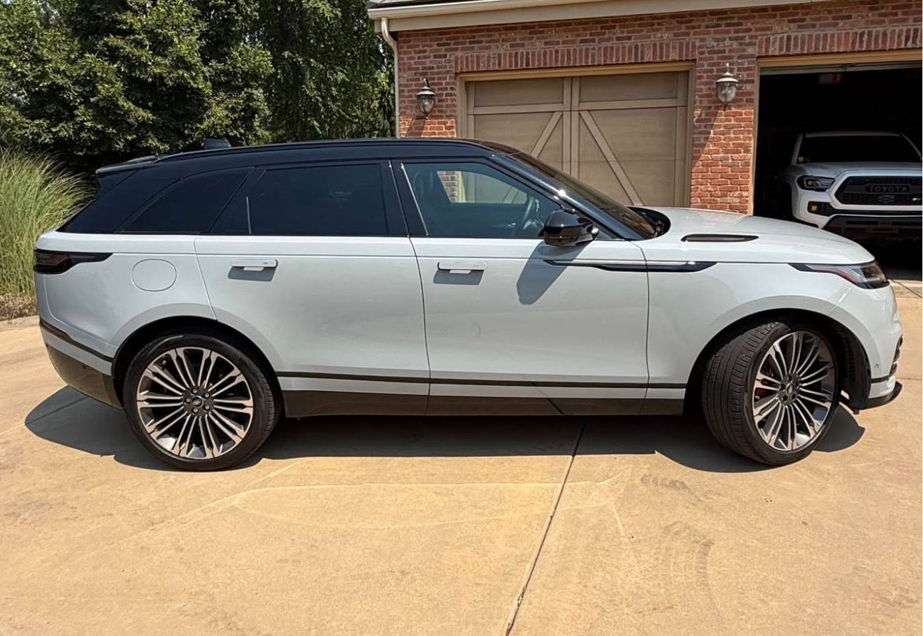 Used 2024 Land Rover Range Rover Velar Dynamic SE AWD/4WD image 14