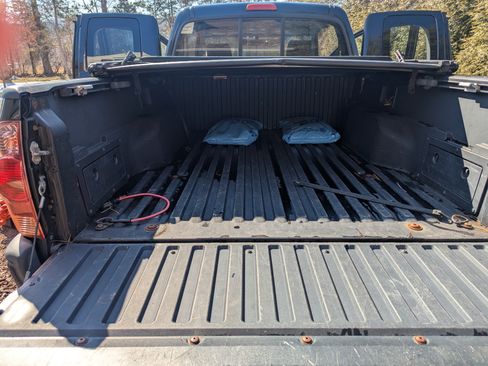 Used 2005 Toyota Tacoma 4x4 Access Cab image 9