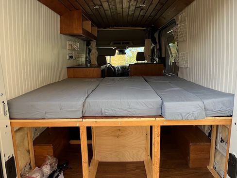 Used 2018 Ford Transit 150 130 Medium Roof image 10