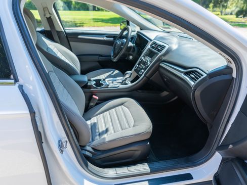 Used 2016 Ford Fusion S image 9