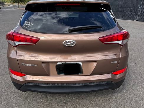 Used 2017 Hyundai Tucson SE Plus AWD/4WD image 5