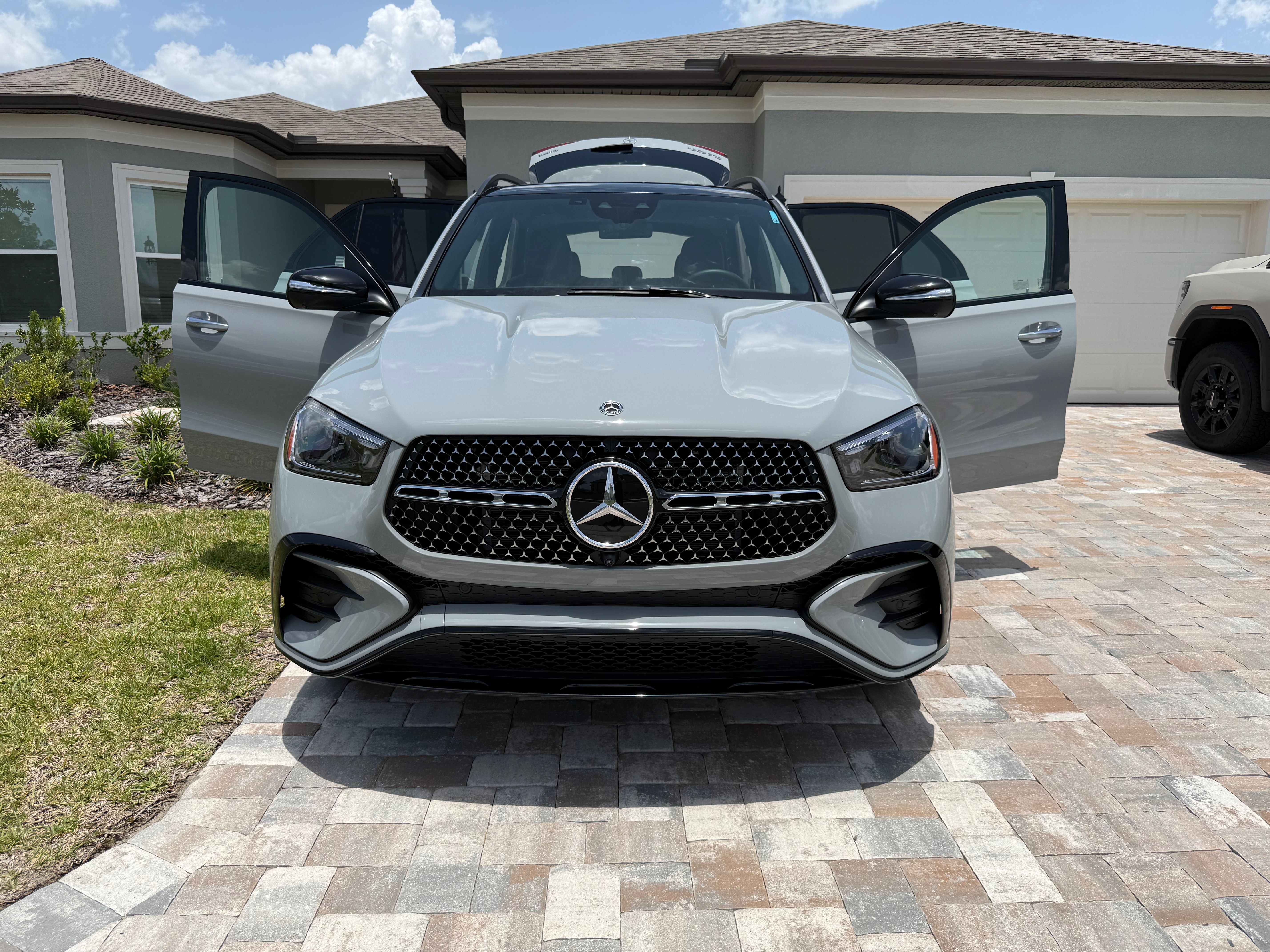 Used 2025 Mercedes-Benz GLE 450e 4MATIC image 16
