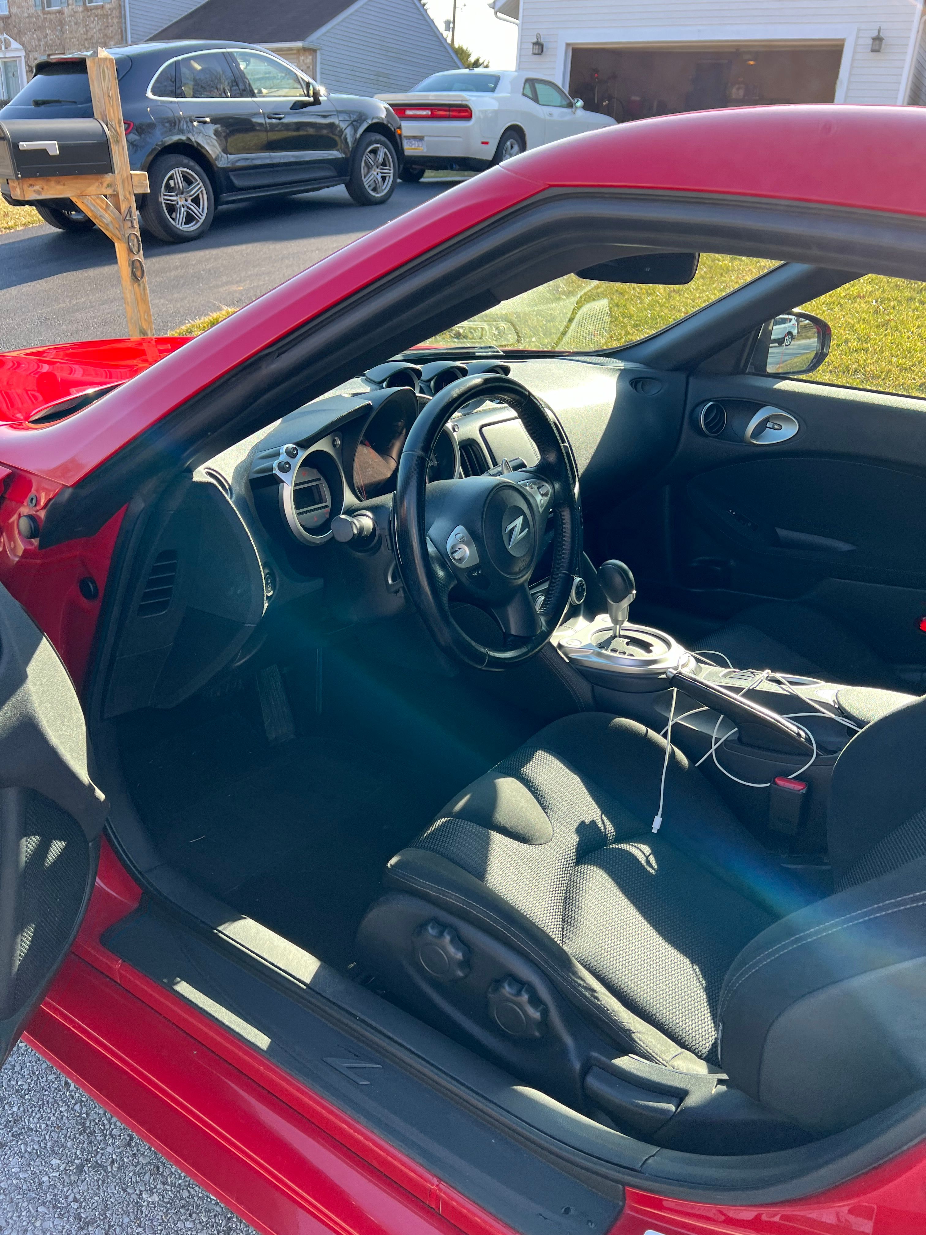 Used 2012 Nissan 370Z Coupe RWD image 9