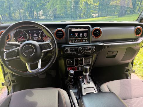 Used 2021 Jeep Gladiator Mojave AWD/4WD image 2