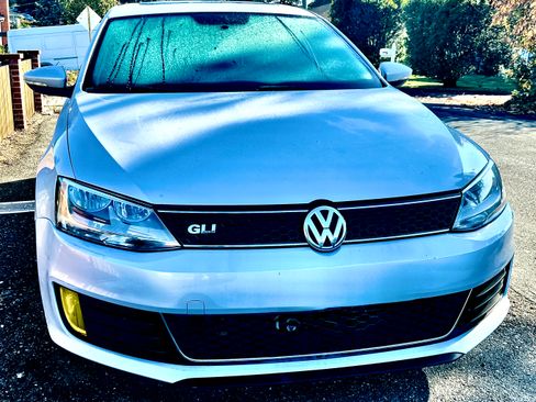 Used 2013 Volkswagen Jetta GLI Autobahn image 4