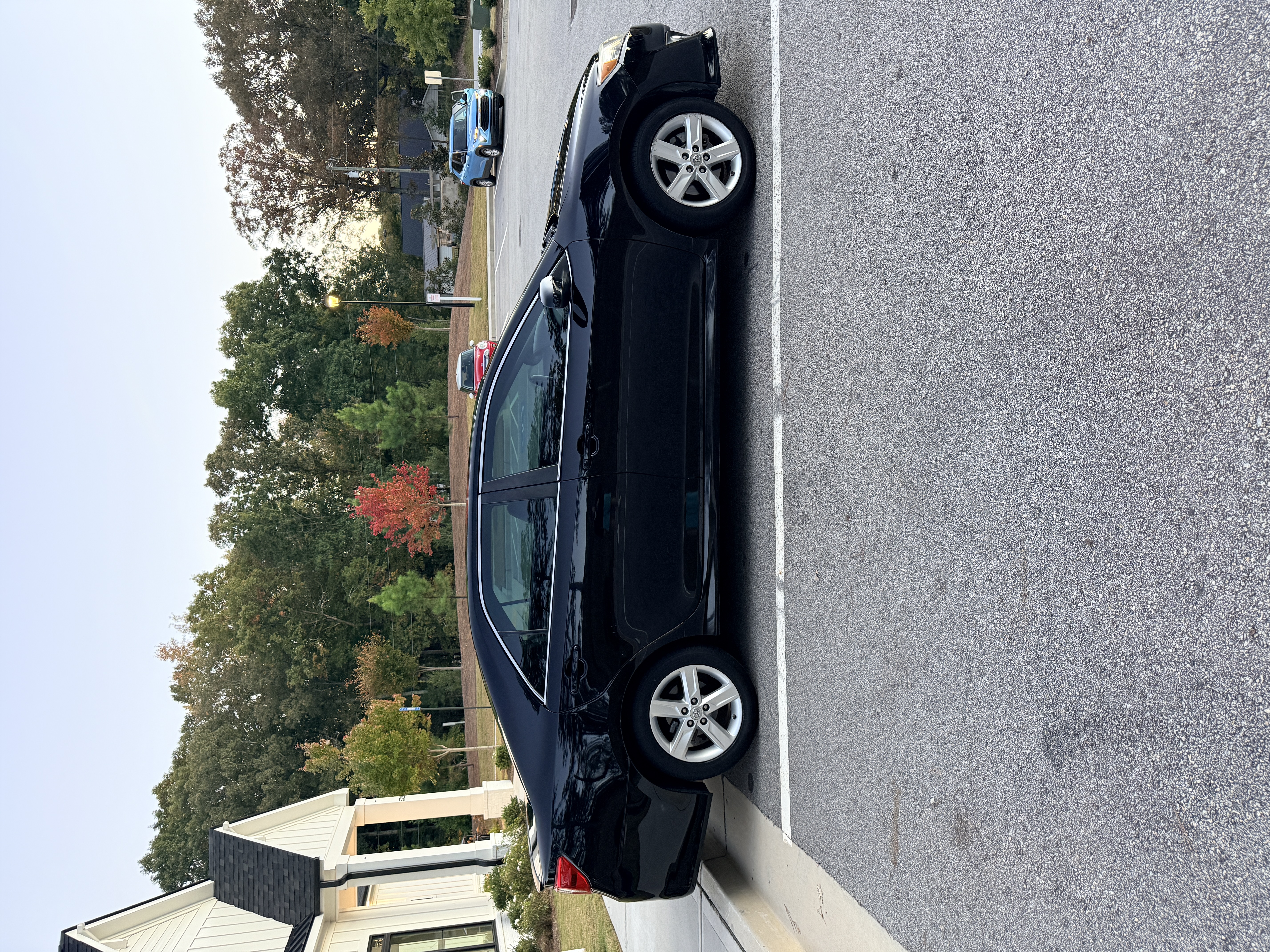 Used 2012 Toyota Camry SE FWD image 17