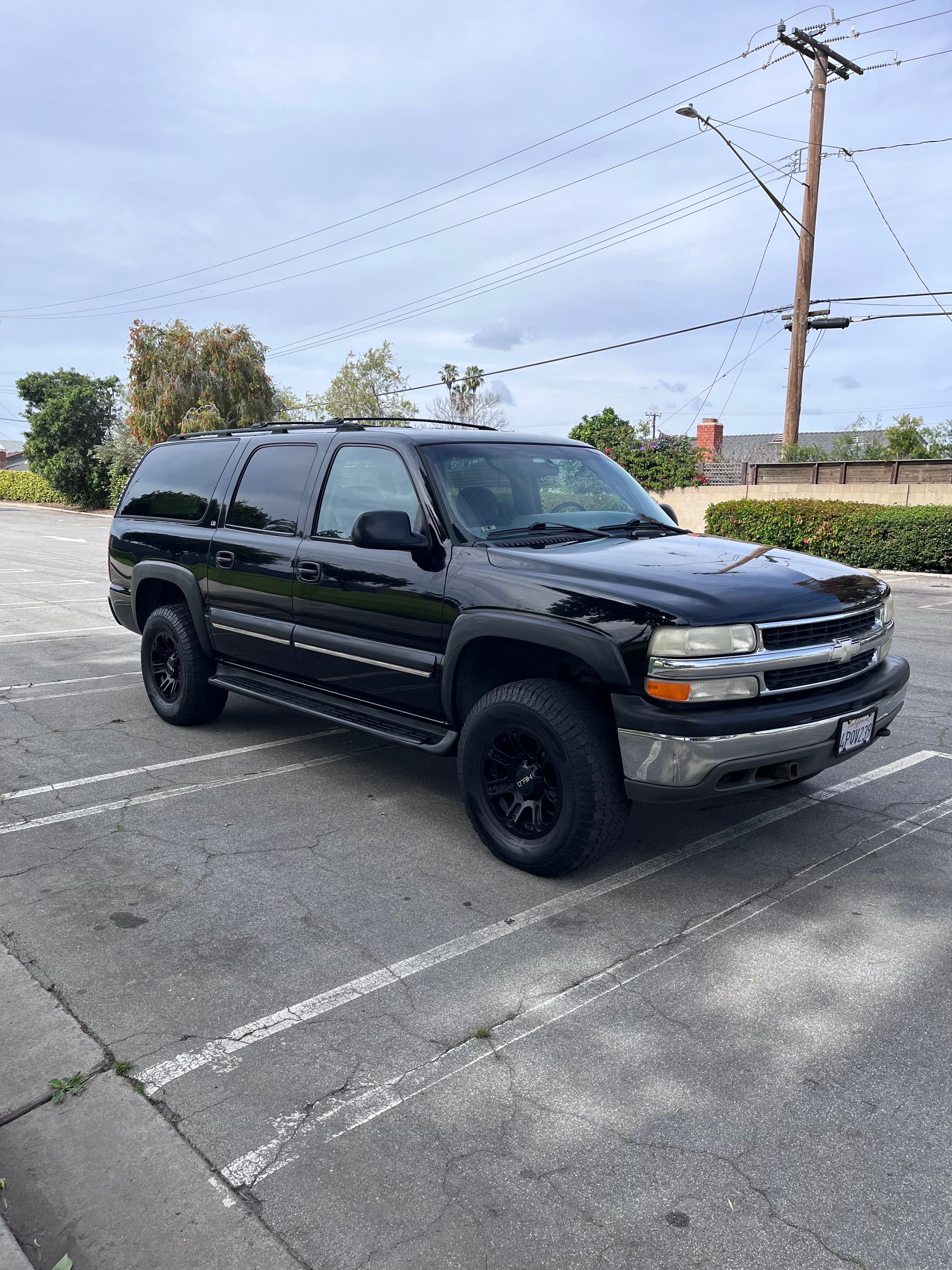 Used 2001 Chevrolet Suburban 2500 LS w/ LS Preferred Equipment Group RWD image 1