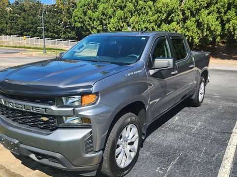 Used 2021 Chevrolet Silverado 1500 Custom image 2