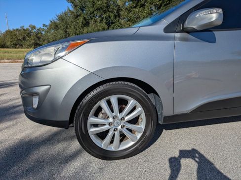 Used 2011 Hyundai Tucson Limited w/ Premium Pkg 3 image 5