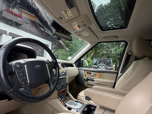 Used 2015 Land Rover LR4 HSE image 23