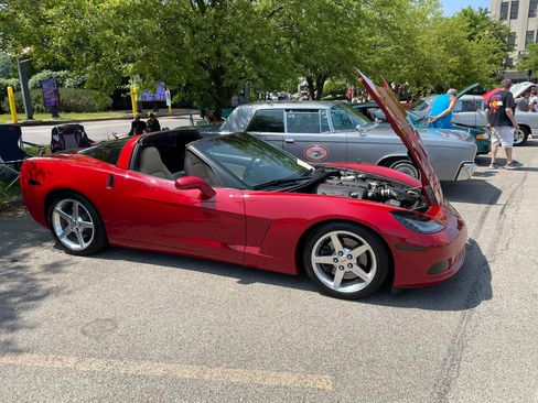 Used 2005 Chevrolet Corvette Coupe w/ Preferred Equipment Group image 9