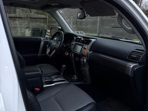 Used 2014 Toyota 4Runner SR5 Premium image 8