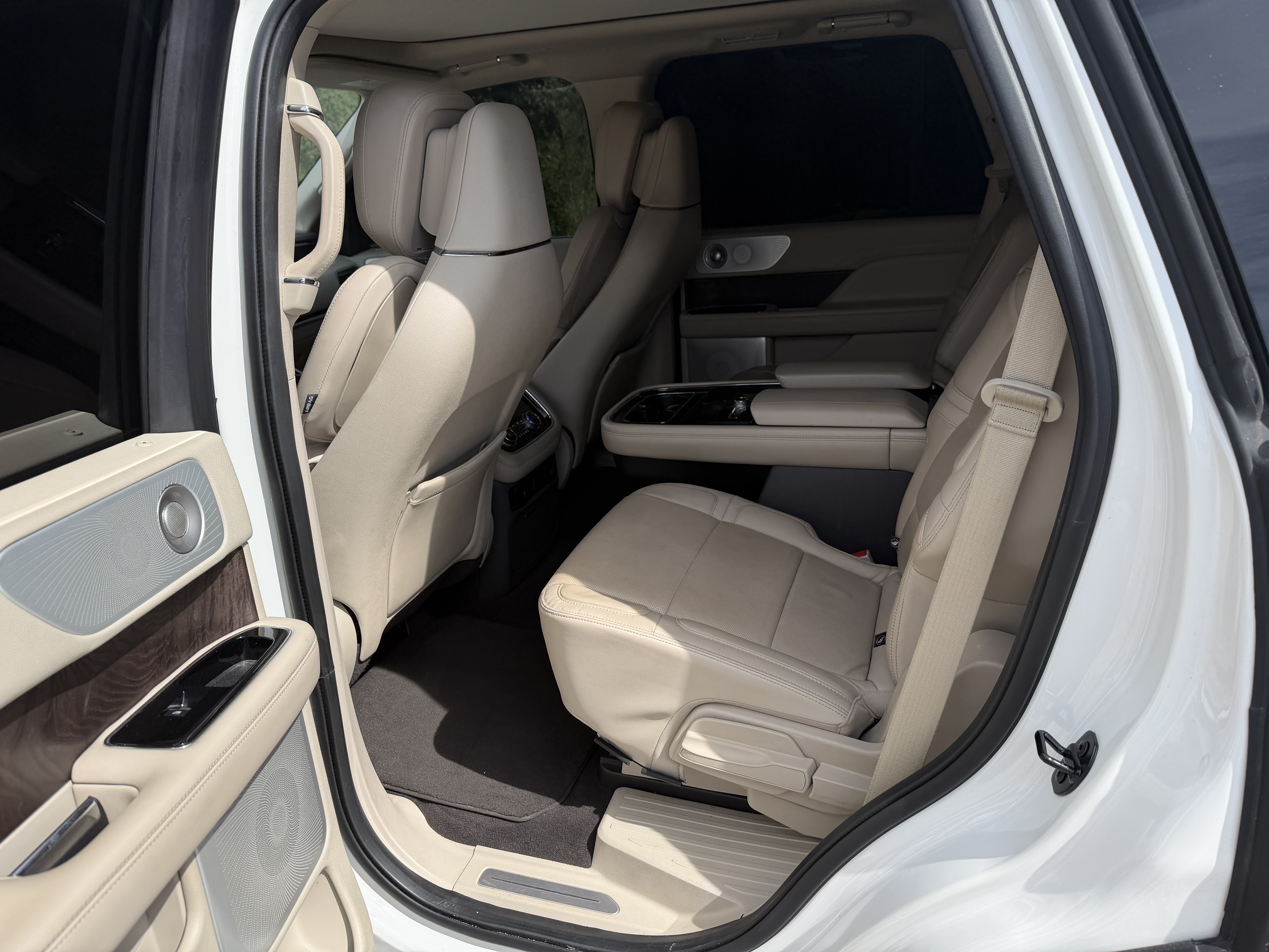 Used 2020 Lincoln Navigator Reserve w/ Luxury Package AWD/4WD image 13