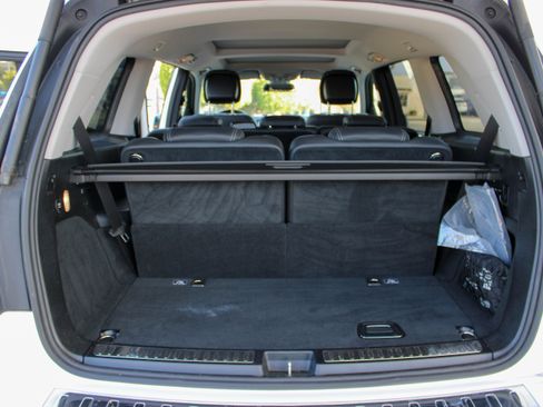 Used 2015 Mercedes-Benz GL 550 4MATIC image 23