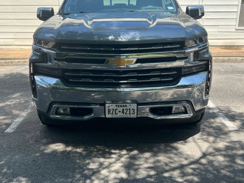 Used 2022 Chevrolet Silverado 1500 LTZ w/ Technology Package AWD/4WD image 6