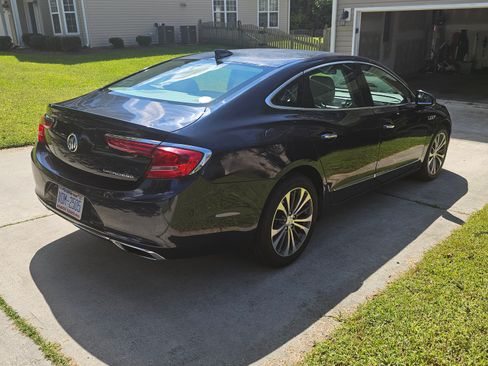 Used 2017 Buick LaCrosse Preferred image 9