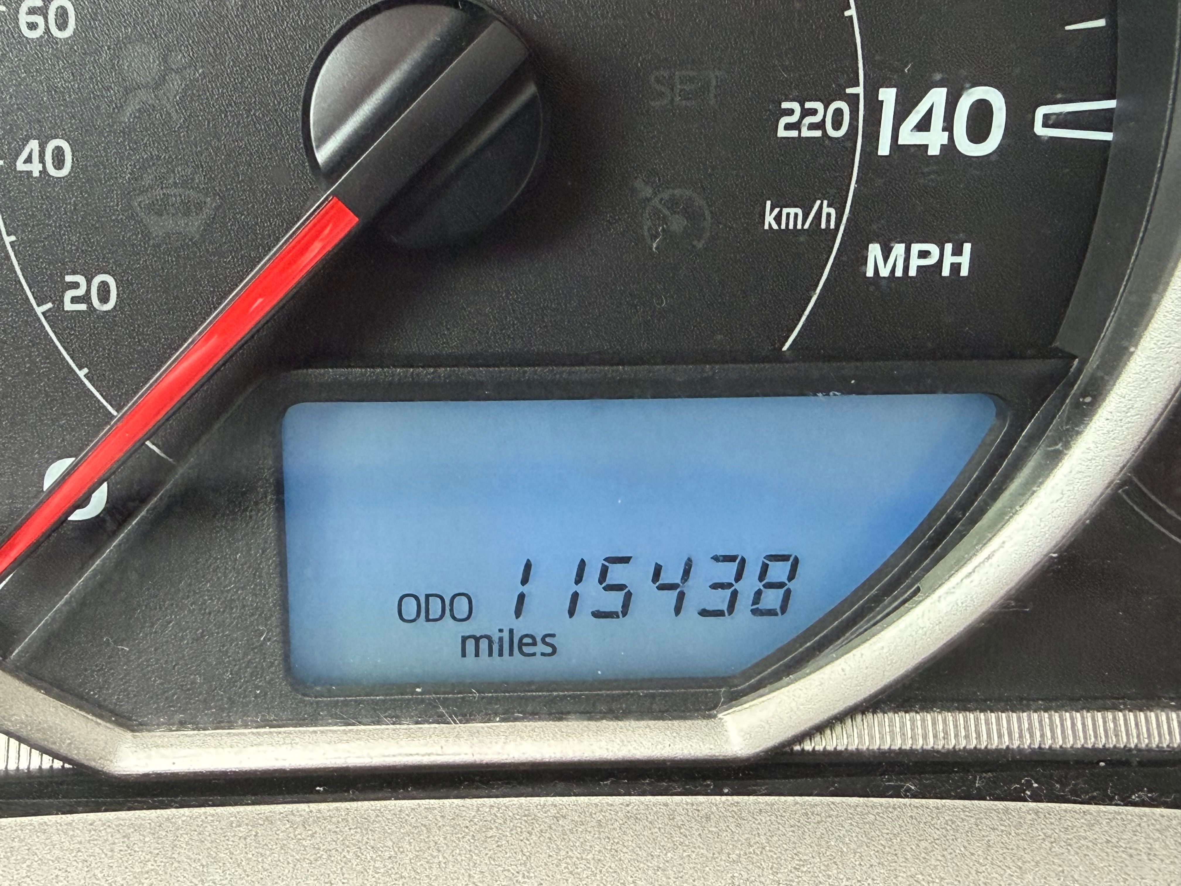 Used 2015 Toyota RAV4 LE FWD image 17