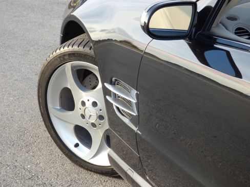 Used 2005 Mercedes-Benz SL 500 SL 500 Roadster 2D image 11