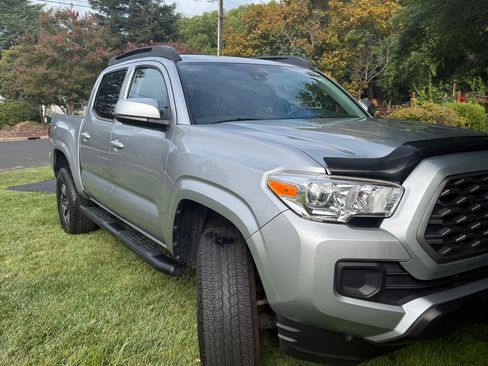 Used 2022 Toyota Tacoma SR AWD/4WD image 16